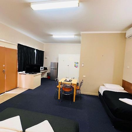 Horsham Motel Экстерьер фото